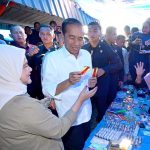 Presiden dan Ibu Iriana Kunjungi Pasar Cekkeng Bulukumba